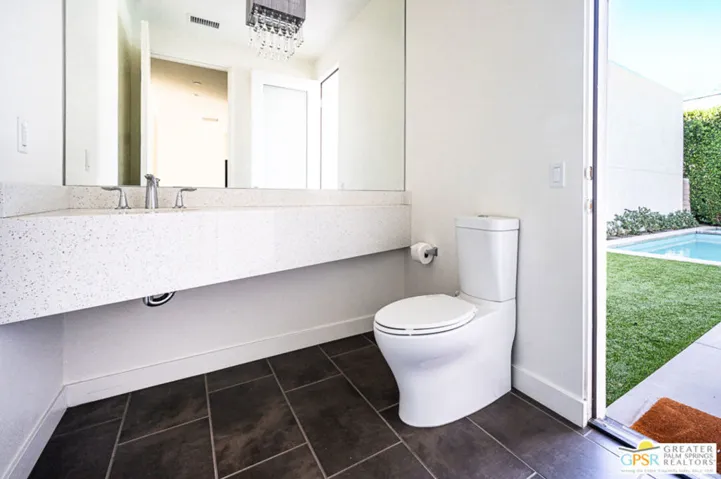 423 Terno Lane, Palm Springs, California 92262