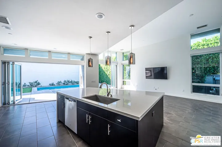 423 Terno Lane, Palm Springs, California 92262