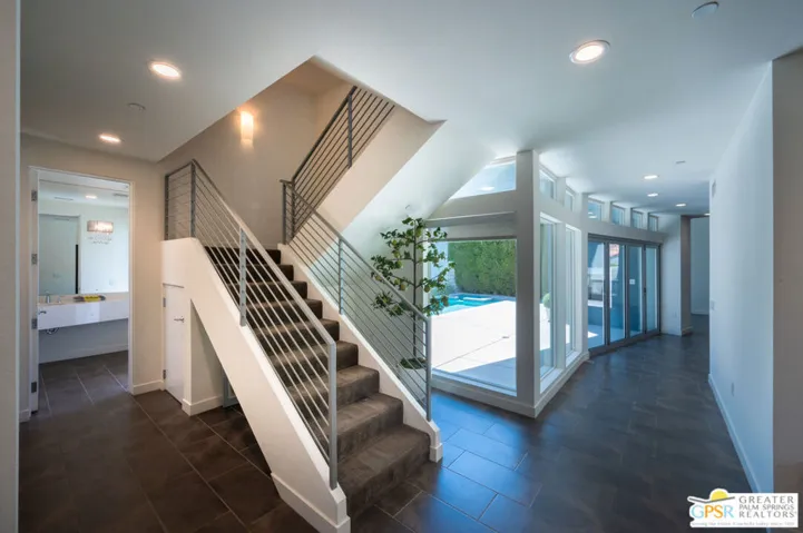 423 Terno Lane, Palm Springs, California 92262