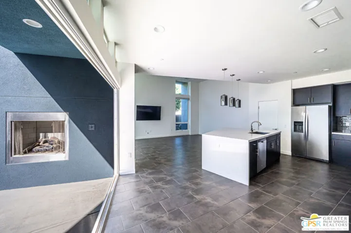 423 Terno Lane, Palm Springs, California 92262