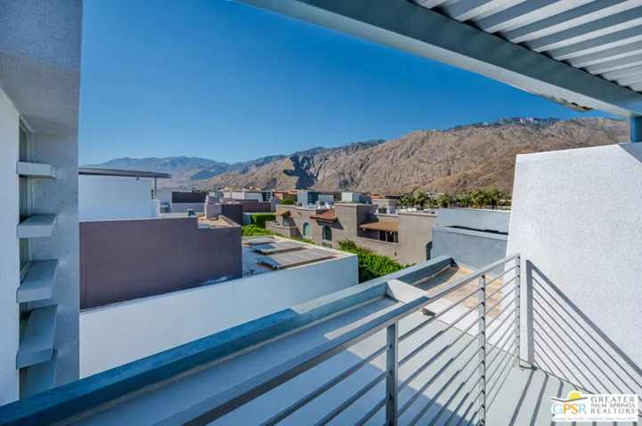 423 Terno Lane, Palm Springs, California 92262