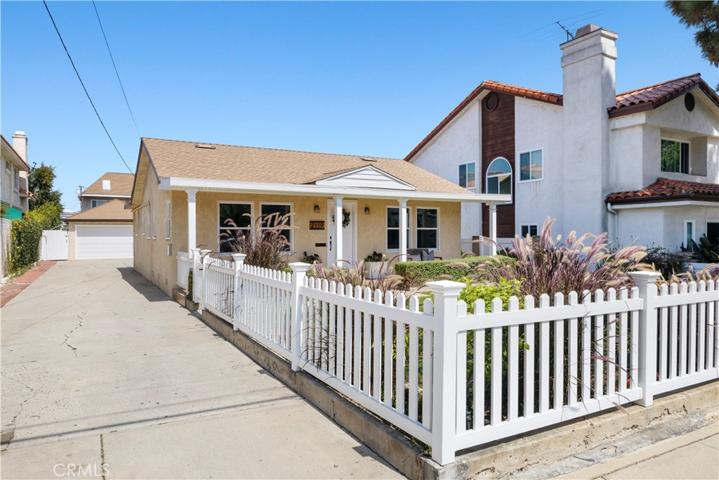 2119 Farrell Avenue, Redondo Beach, California 90278