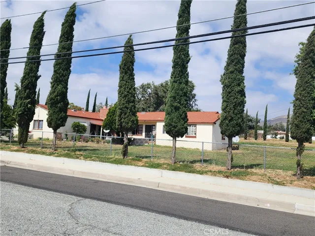 725 E Williams Street E, Banning, California 92220