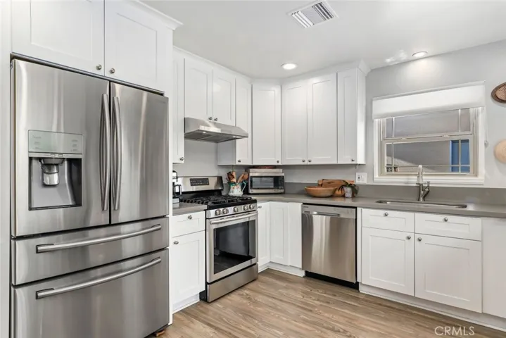 1379 E Brockton Avenue, Redlands, California 92374