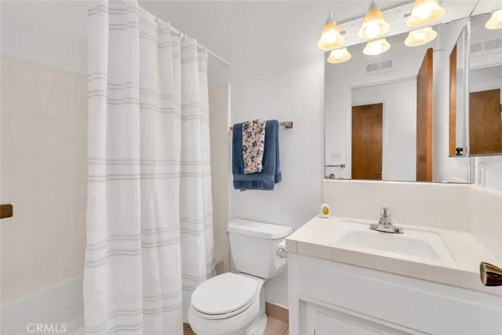 198 W Barstow Avenue Unit A, Fresno, California 93704