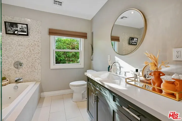 7416 Rosewood Avenue, Los Angeles, California 90036