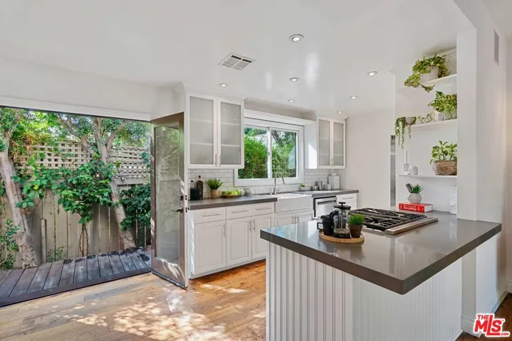 7416 Rosewood Avenue, Los Angeles, California 90036