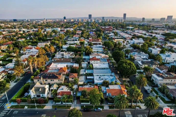 7416 Rosewood Avenue, Los Angeles, California 90036