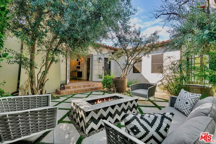 7416 Rosewood Avenue, Los Angeles, California 90036