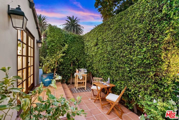 7416 Rosewood Avenue, Los Angeles, California 90036