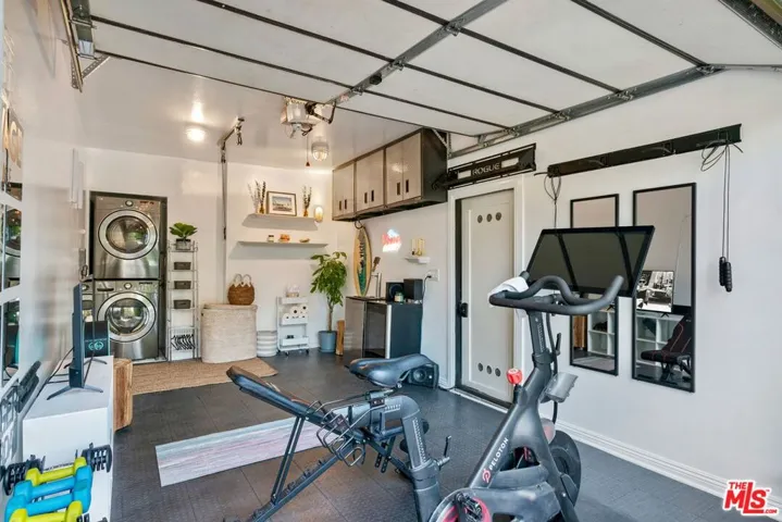 7416 Rosewood Avenue, Los Angeles, California 90036