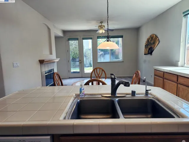 524 Cape Breton Ln, Tracy, California 95377