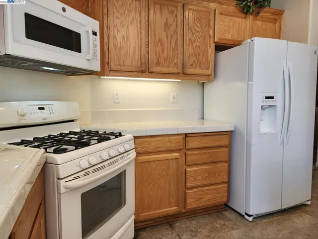524 Cape Breton Ln, Tracy, California 95377