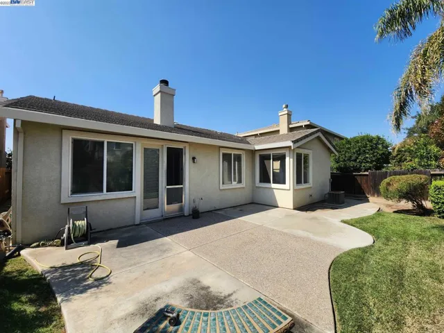 524 Cape Breton Ln, Tracy, California 95377