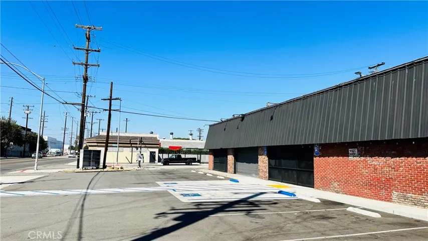 5808 S Santa Fe Avenue, Huntington Park, California 90058