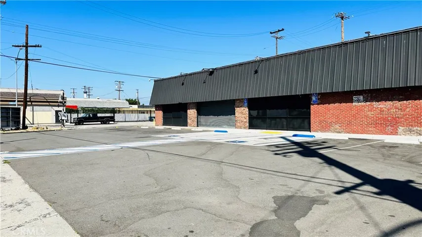 5808 S Santa Fe Avenue, Huntington Park, California 90058