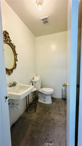 5808 S Santa Fe Avenue, Huntington Park, California 90058