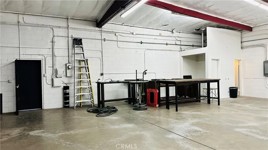 5808 S Santa Fe Avenue, Huntington Park, California 90058