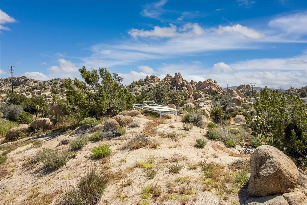 5550 Carlsbad Avenue, Yucca Valley, California 92284 home-pic-22