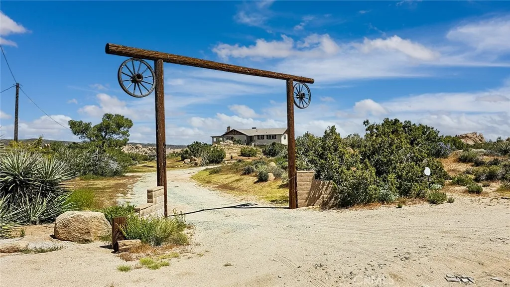 5550 Carlsbad Avenue, Yucca Valley, California 92284 home-pic-6