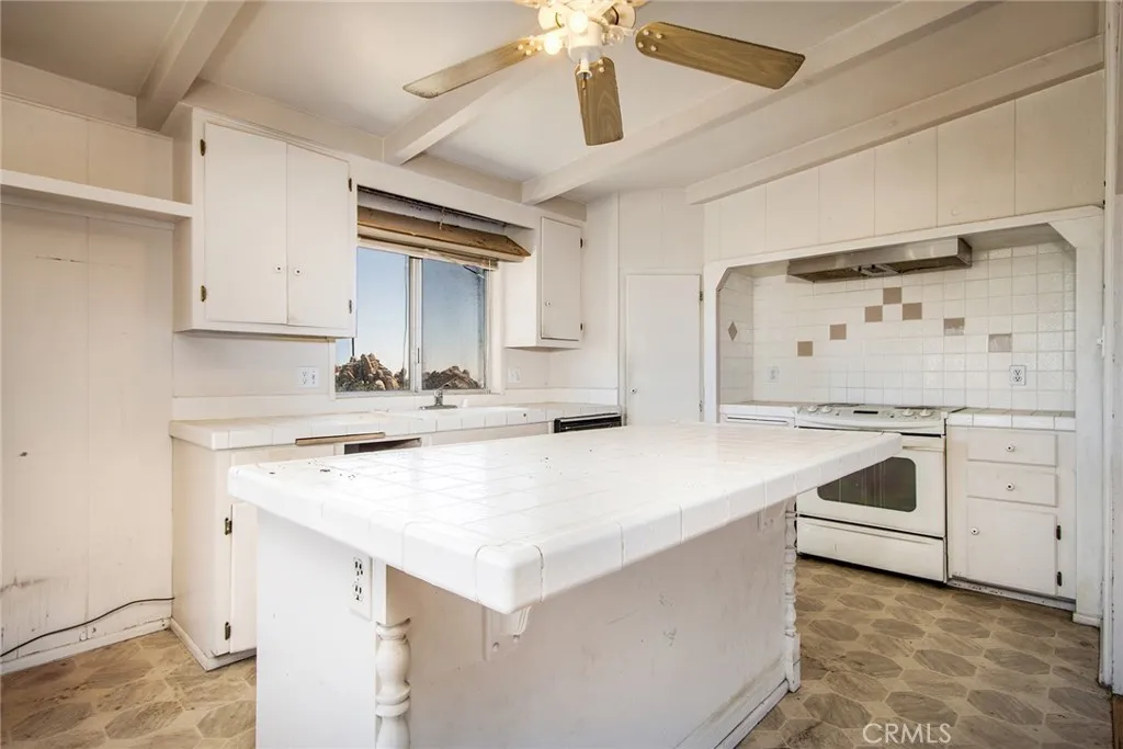 5550 Carlsbad Avenue, Yucca Valley, California 92284 home-pic-25