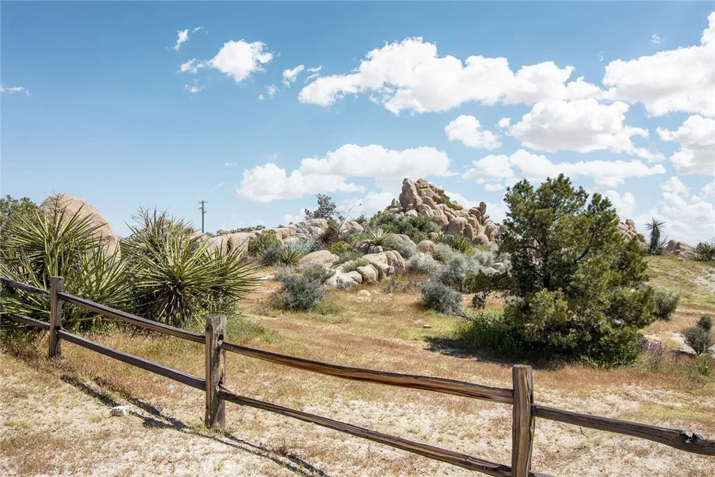 5550 Carlsbad Avenue, Yucca Valley, California 92284 home-pic-40
