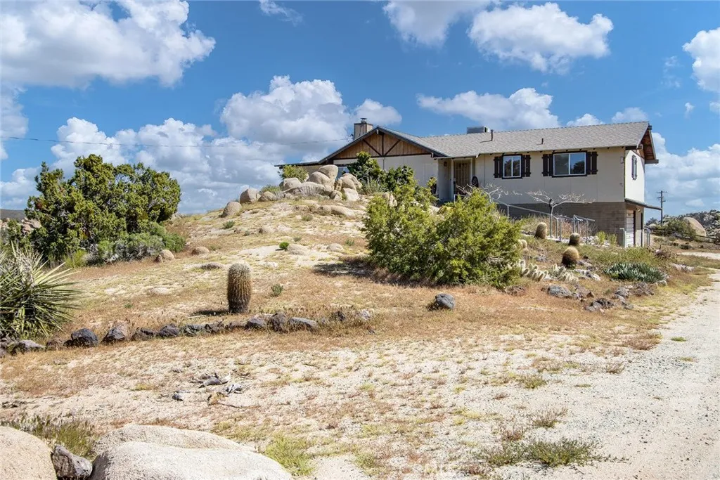 5550 Carlsbad Avenue, Yucca Valley, California 92284 home-pic-10