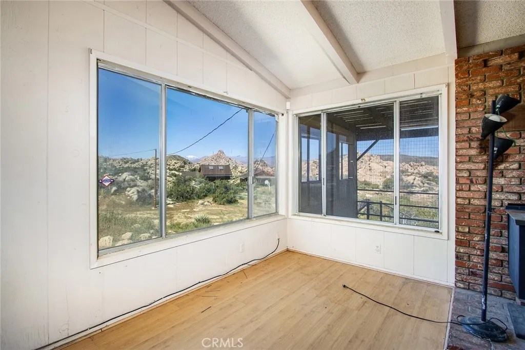 5550 Carlsbad Avenue, Yucca Valley, California 92284 home-pic-15