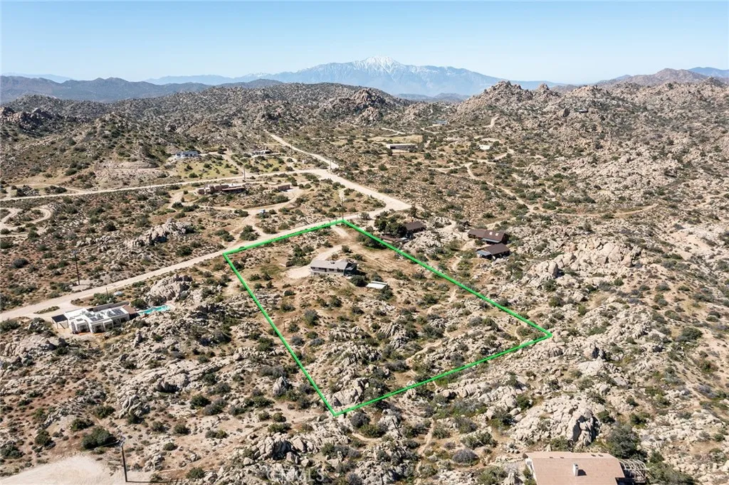 5550 Carlsbad Avenue, Yucca Valley, California 92284 home-pic-4