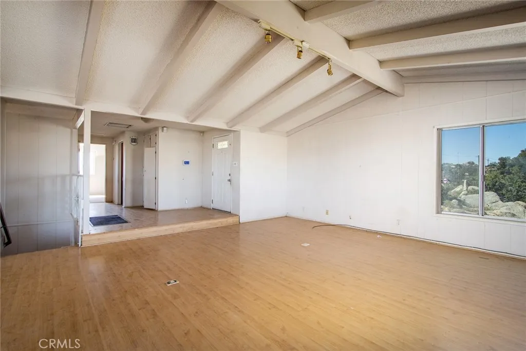 5550 Carlsbad Avenue, Yucca Valley, California 92284 home-pic-14