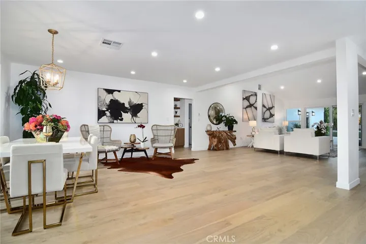 Living room/Dining room