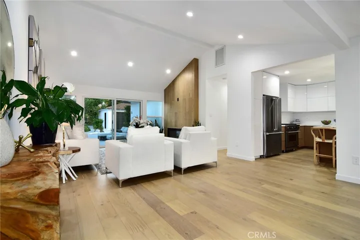 6118 Longridge Avenue, Valley Glen, California 91401