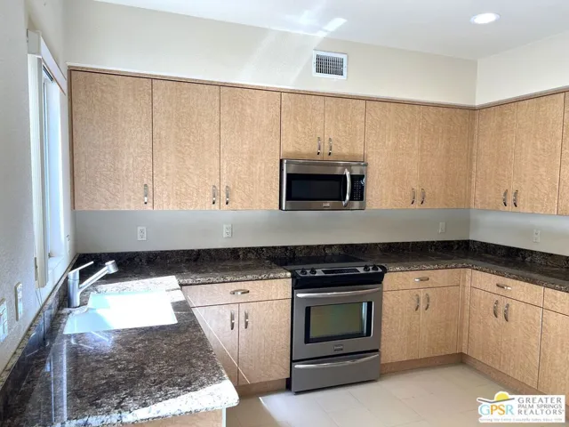 41 Lake Shore Drive, Rancho Mirage, California 92270