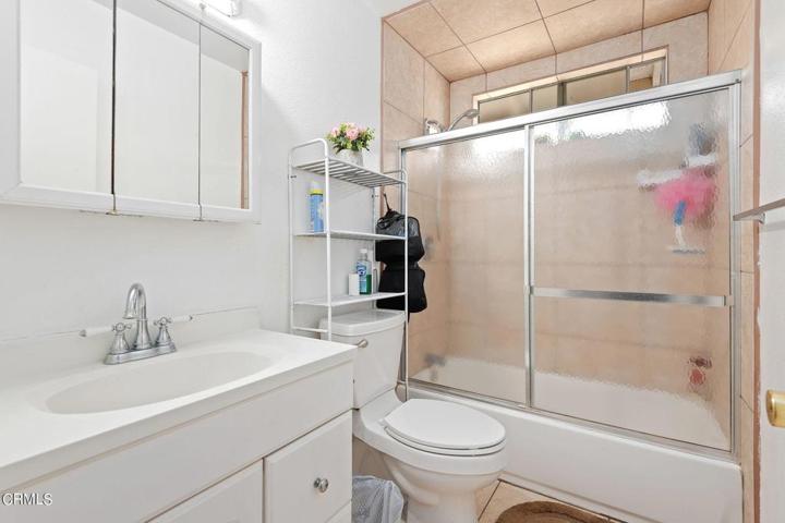 12-web-or-mls-12 - Bathroom