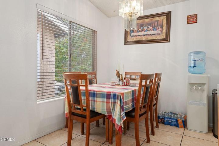 8-web-or-mls-08 - Dining