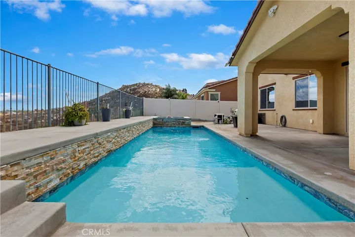 36440 Shedera Road, Lake Elsinore, California 92532