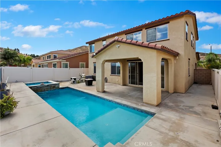 36440 Shedera Road, Lake Elsinore, California 92532
