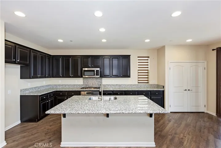 36440 Shedera Road, Lake Elsinore, California 92532