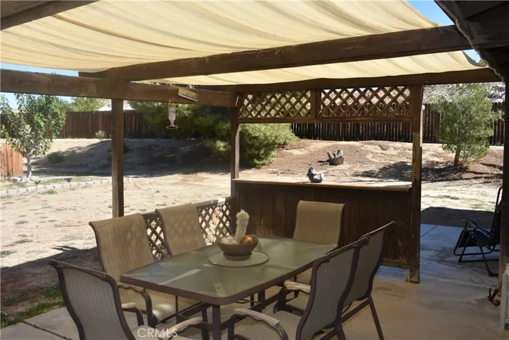 17333 Queensglen Avenue, Lake Los Angeles, California 93591