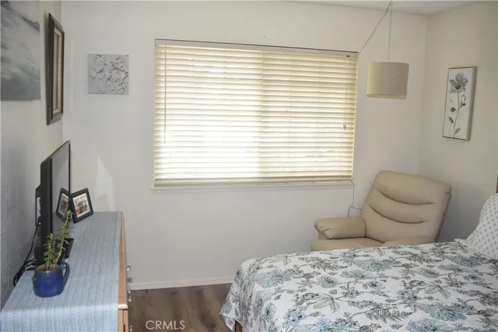 17333 Queensglen Avenue, Lake Los Angeles, California 93591