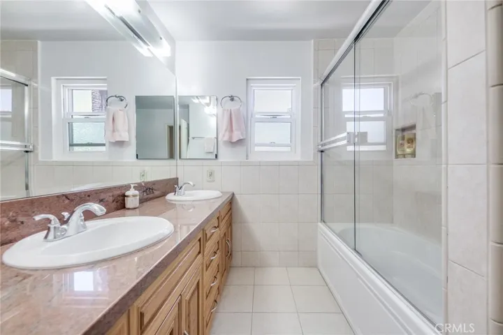 Upstair bathroom