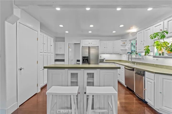 1049 Chillon Drive, Crestline, California 92325