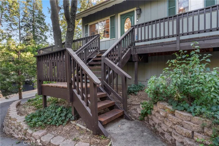 1049 Chillon Drive, Crestline, California 92325