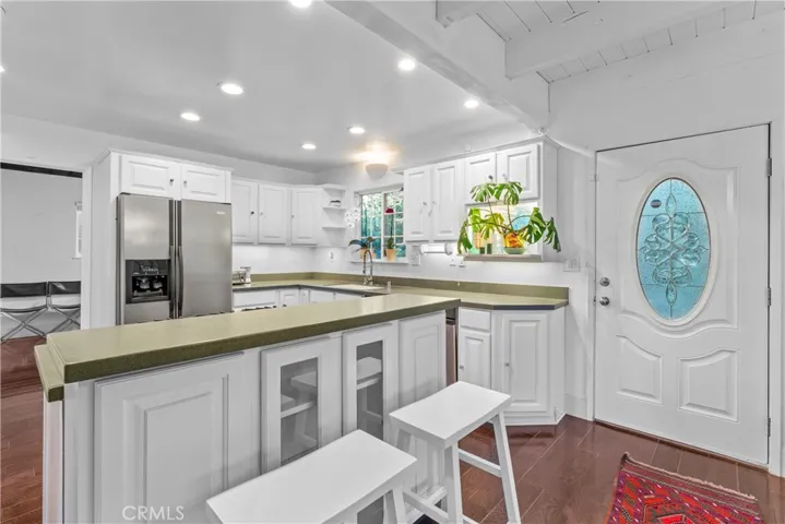 1049 Chillon Drive, Crestline, California 92325