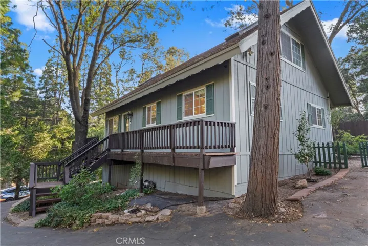 1049 Chillon Drive, Crestline, California 92325