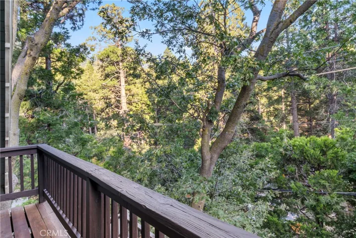 1049 Chillon Drive, Crestline, California 92325