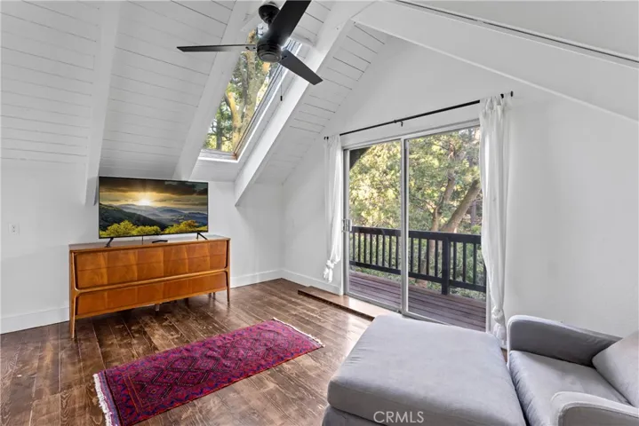 1049 Chillon Drive, Crestline, California 92325