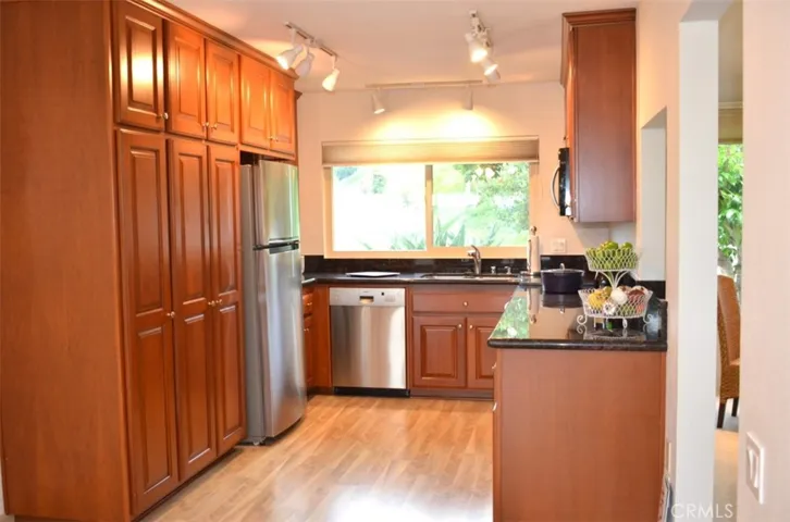 Light bright kitchen with newer cabinets and newer appliances