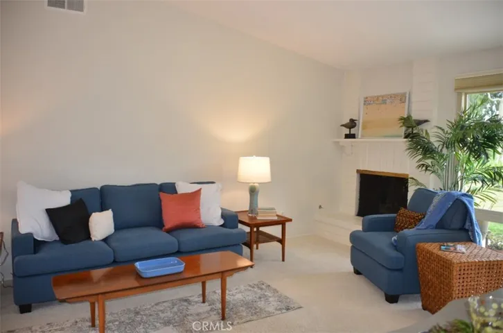 Reminder - LARGE living room!
