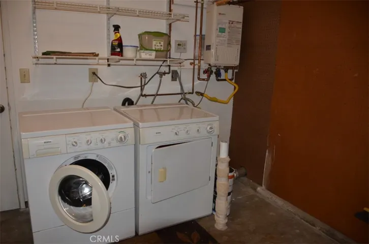 Washer / Dryer in garage